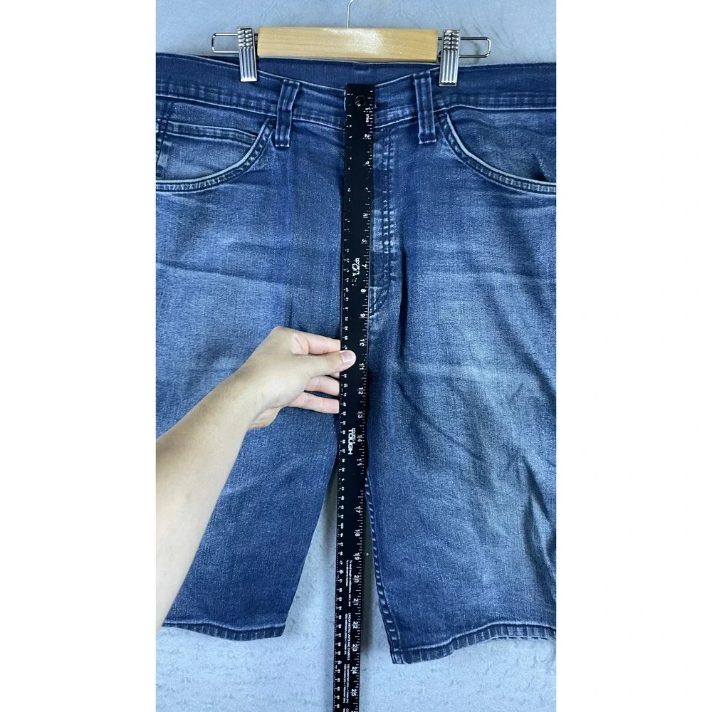 Levis levi 569
